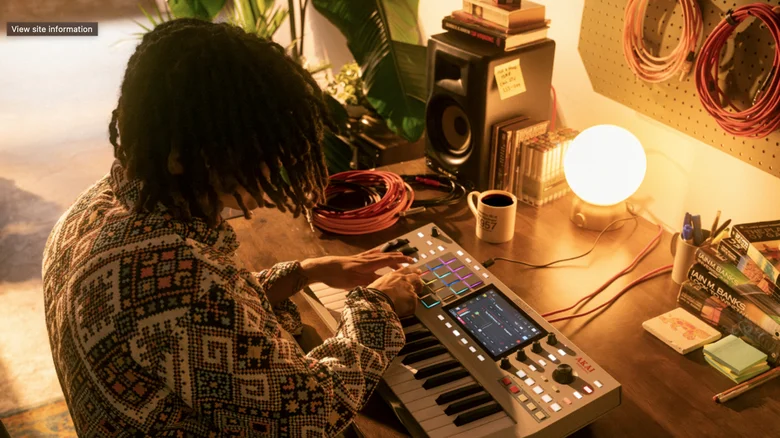 Компания Akai
