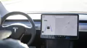Tesla на автопилоте