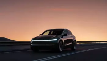 Tesla расширяет сервис роботакси
