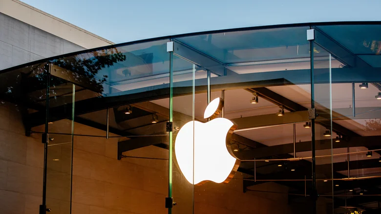 задержка с выпуском умных очков Apple