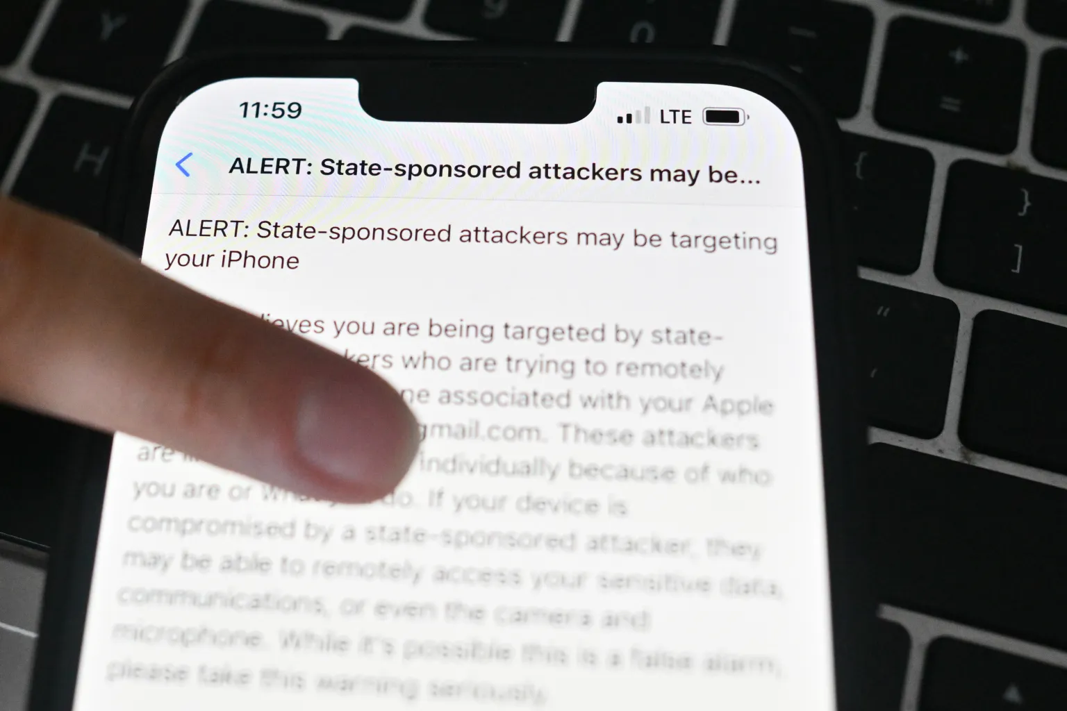 Apple разослала уведомления о шпионском ПО