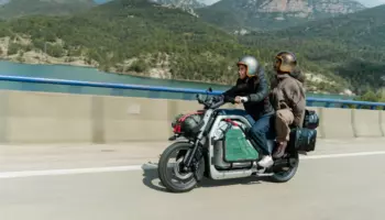 LUV1: модульный электромотоцикл