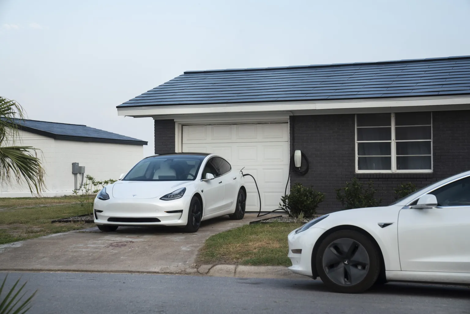 Солнечная крыша Tesla вышла из строя