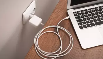 Заряжать телефон от зарядного устройства для ноутбука