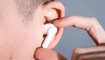 Как на самом деле работают наушники с функцией перевода