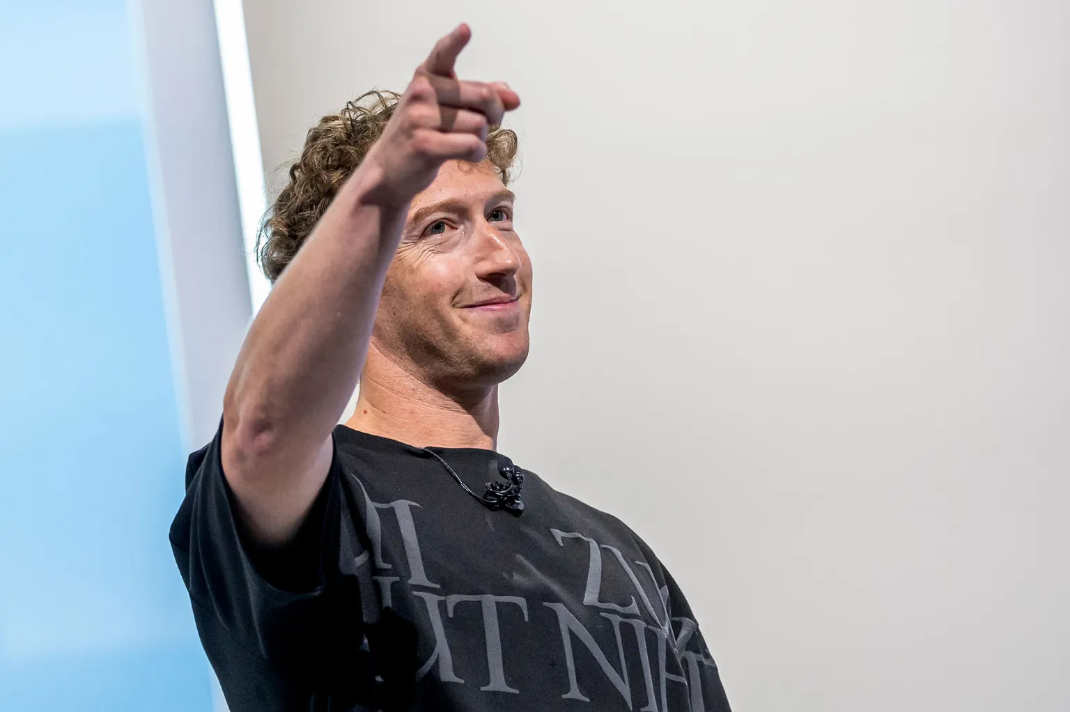 Meta платит за то, чтобы узнать