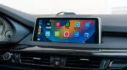 Что означает значок колокольчика на экране CarPlay