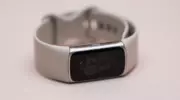 Компания Google анонсирует новый фитнес‑трекер Fitbit Edge