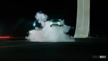 презентации Tesla Roadster
