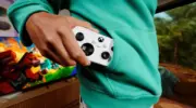 У Xbox появился крошечный новый геймпад